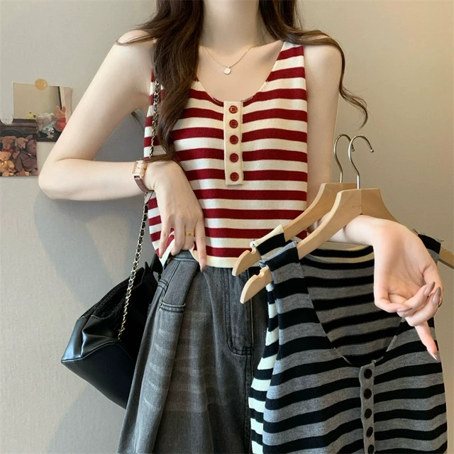 小吊带背心女2025夏季新款爆款泰式V领外穿独特短款无袖条纹上衣