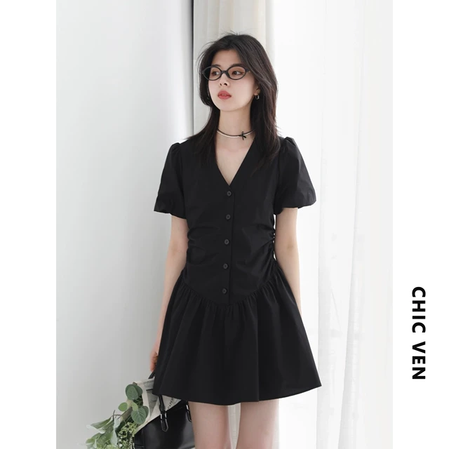 CV大码女装夏季新款V领泡泡袖短款连衣裙气质黑色小A花苞裙女胖mm