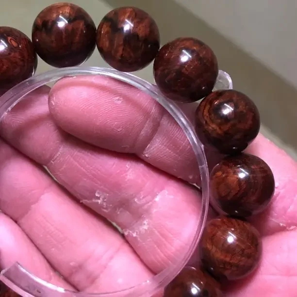 海黄1.5老料油梨油梨留疤水波手串