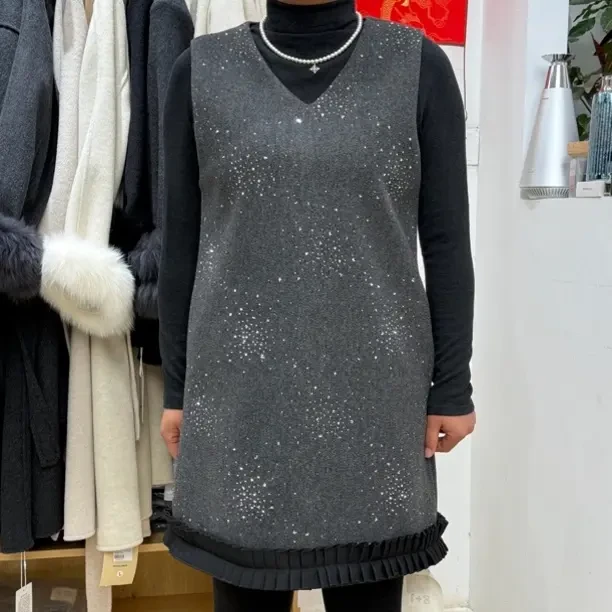 重工毛呢亮片设计显瘦气质复古V领百搭连衣裙