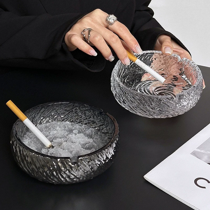 轻奢烟灰缸高级感高端大气上档次大号玻璃个性家用客厅创意摆件td