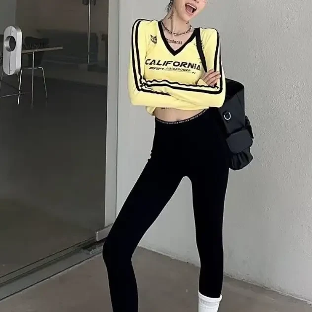 高弹显瘦腰头设计舒适运动瑜伽打底裤雲朵褲黑色