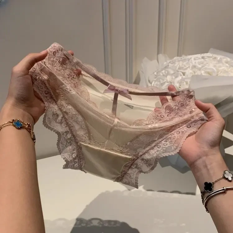 法式纯欲镂空缎面蕾丝内裤女款2025新款低腰缎面性感少女三角短裤