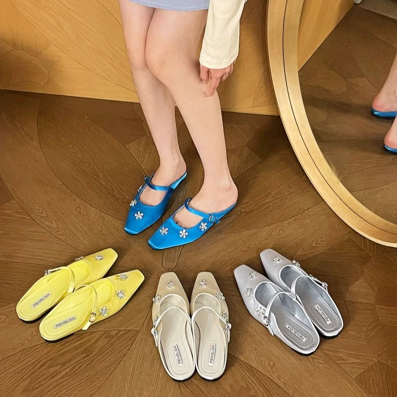 美猫汇真皮底花朵水钻包头半拖鞋女外穿气质高级感配裙子法式穆勒