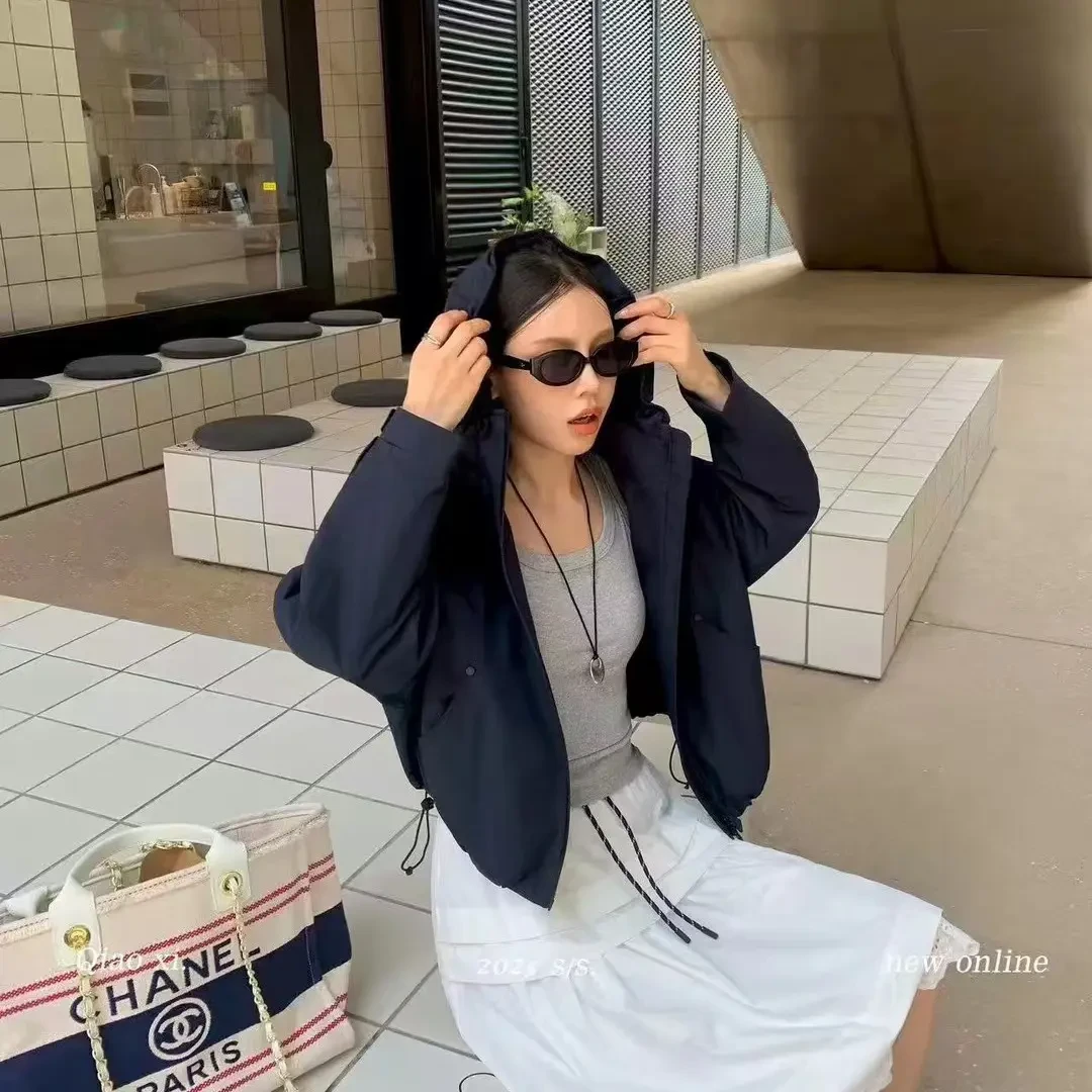秋季透气连帽女直下摆薄款短外套防风休闲百搭韩版