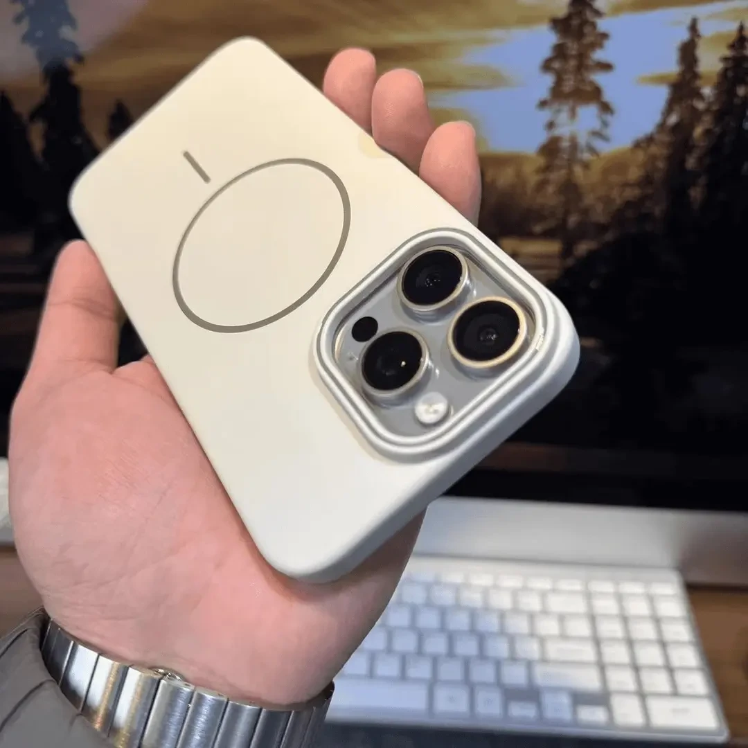 适用于苹果17手机壳iPhone15磁吸充电14promax柔感纯色13高级感16