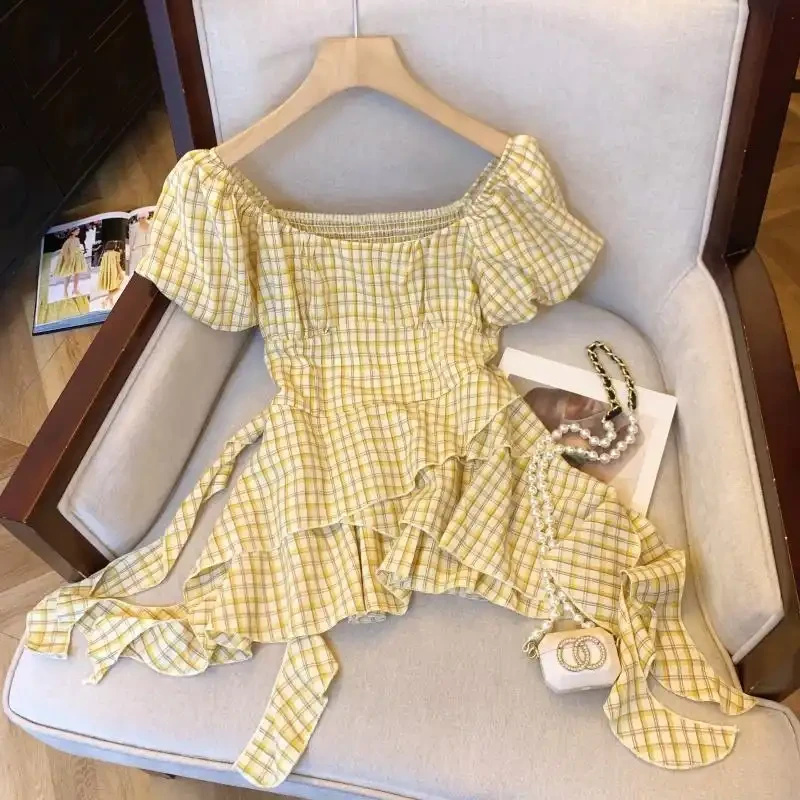 法式下摆荷叶边格子衬衫女夏季泡泡袖设计感独特别致绝美短袖上衣