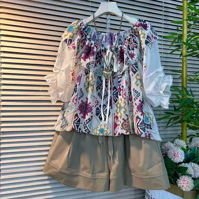 大码女装2025夏季新款胖mm时尚休闲碎花一字肩短袖上衣短裤两件套