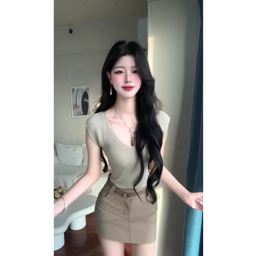 洋气衣服女纯欲御姐风V领针织上衣女夏季修身显瘦气质性感短裙