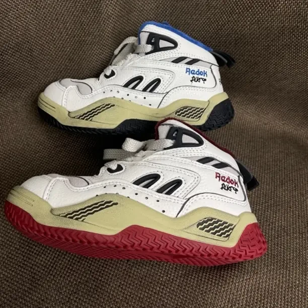 奥萝篮球鞋男童女童秋季防滑减震透气户外跑步鞋中大童运动鞋