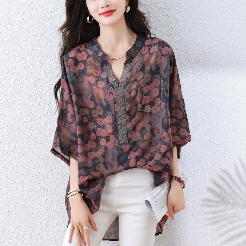 2025夏季碎花V领雪纺衫女士新款时尚洋气减龄高级感中袖休闲上衣