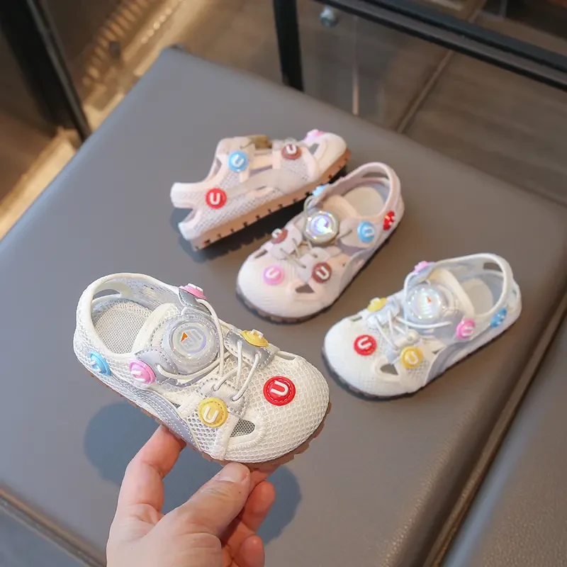 2025新款夏季凉鞋儿童休闲透气旋转纽扣鞋2598