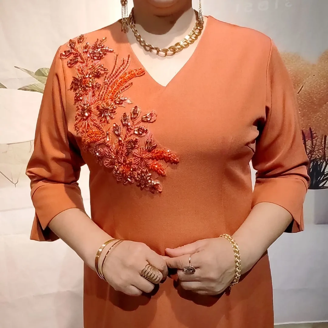 早秋钉珠钉钻拼接修身显瘦气质时尚连衣裙