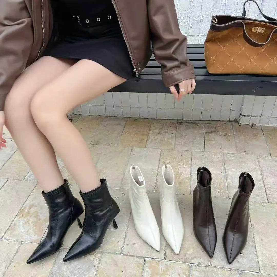 韩版尖头细跟短靴女显瘦时装靴后拉链软皮舒适高跟瘦瘦靴