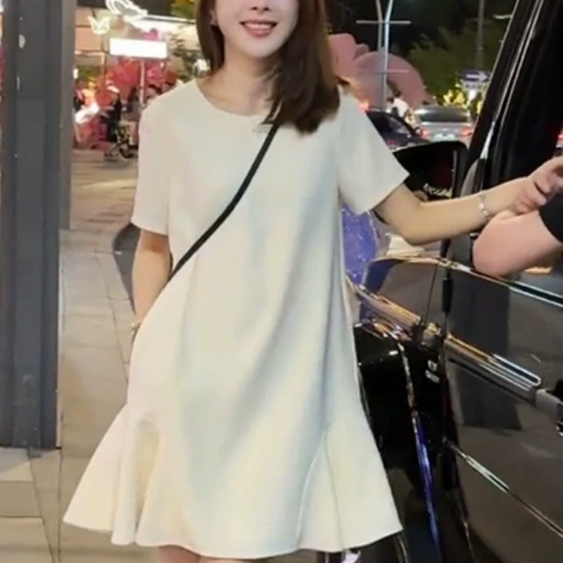 法式赫本风圆领荷叶边短袖连衣裙女2025夏季新款宽松显瘦中长裙