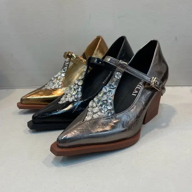 时尚粗跟胶粘工艺尖头单鞋休闲细跟女鞋百搭跟鞋低跟