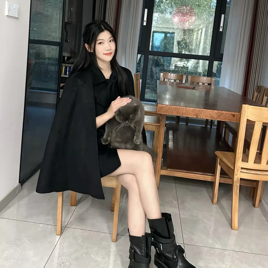 秋冬法式高级感斗篷毛呢外套女甜美千金风宽松显瘦呢子大衣