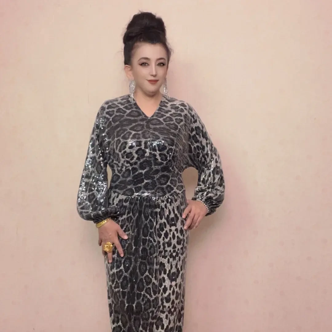 女士豹纹拼接针织连衣裙秋冬修身显瘦时尚百搭中长裙