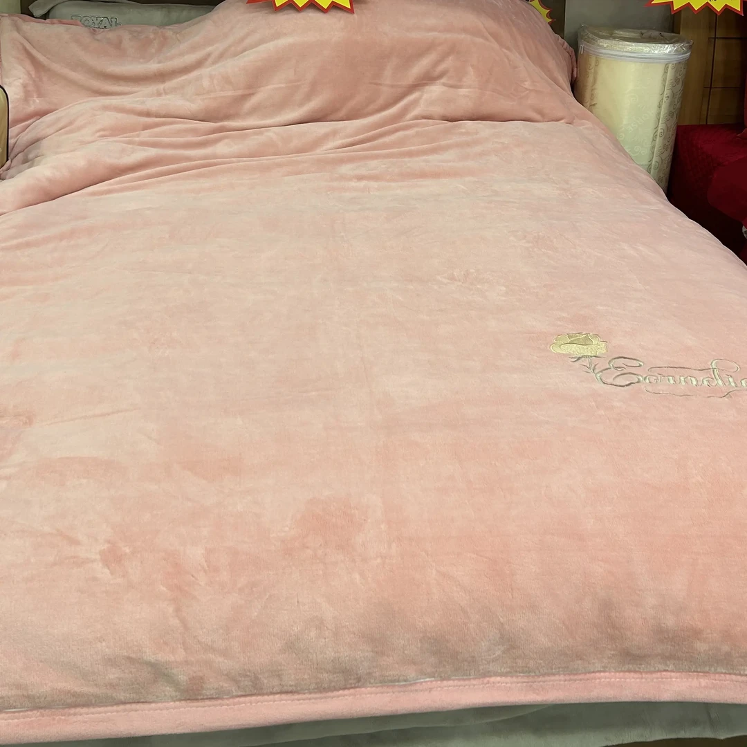 冬季必备床品：纯色加厚牛奶绒被套加棉被，吸湿透气，抗静电不掉毛