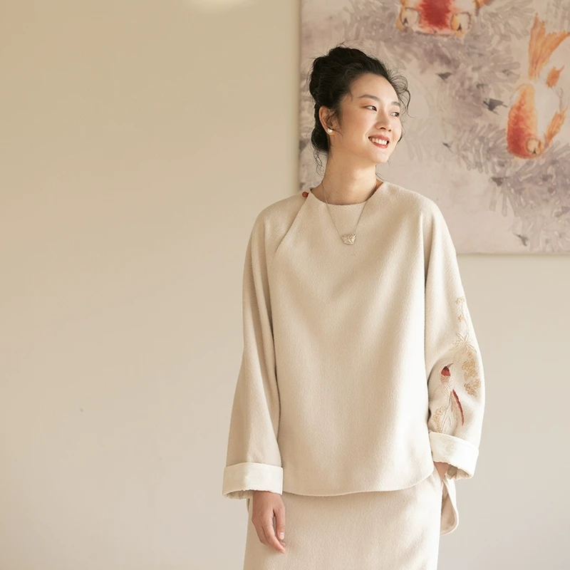 牧衣游原创 进口澳毛手工刺绣毛呢套头衫新款圆领宽松上衣 月花梨