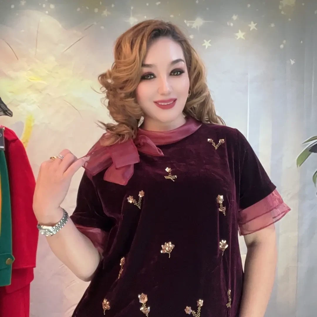 时尚钉珠短袖上衣搭配休闲宽松新款