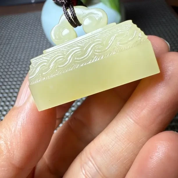 寿山老性芙蓉，精品云纹如意钮