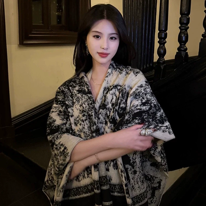 复古水墨画双面斗篷披肩外套女秋冬季宽松流苏围巾百搭保暖外搭潮