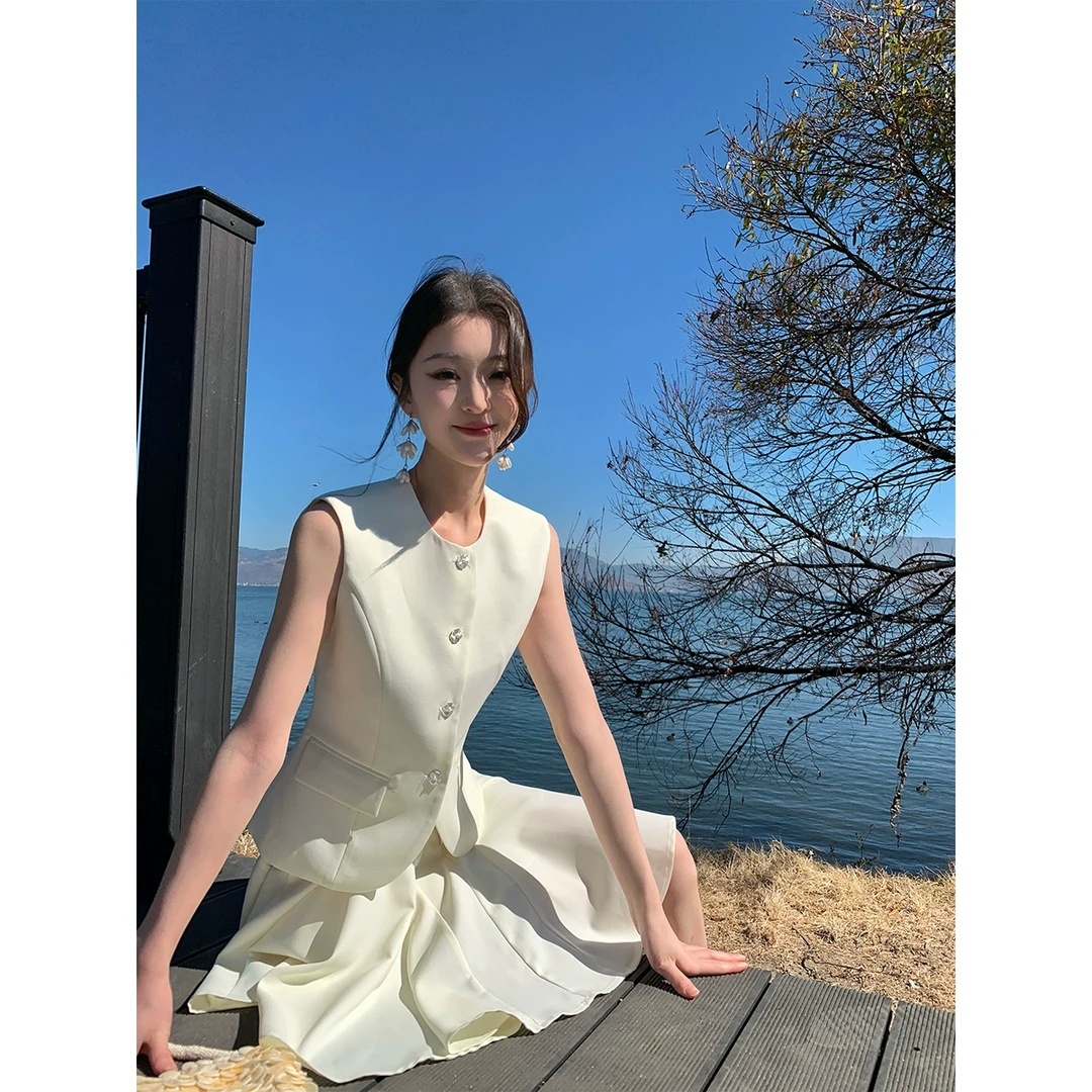 ICELOLLY【你好姐姐】圆领无袖马甲背心女2025春马夹套装显瘦上衣