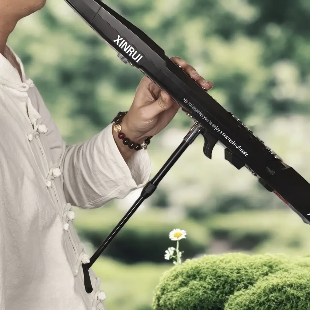 新型电吹管坐姿演奏支架，解决大拇指疼让您打弯音更轻松。