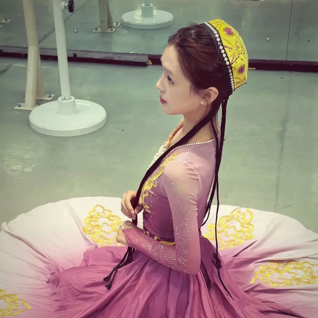 新疆维吾尔族舞蹈演出服女成人艺考练习剧目大摆裙民族服饰