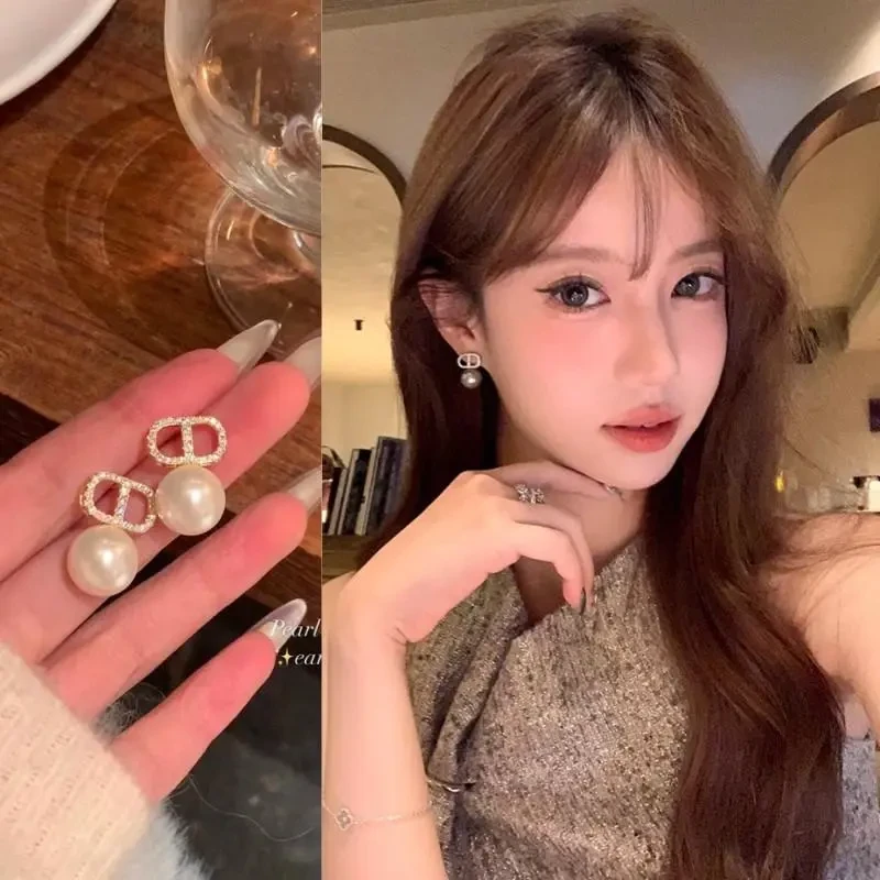 年度z爱!奥莉公主字母CD字母圆珠气质百搭法式小众耳饰