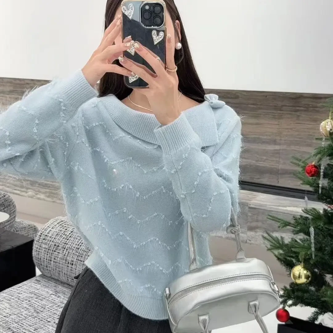 2025年 法式温柔风粉色一字领加厚套头短款毛衣女秋冬