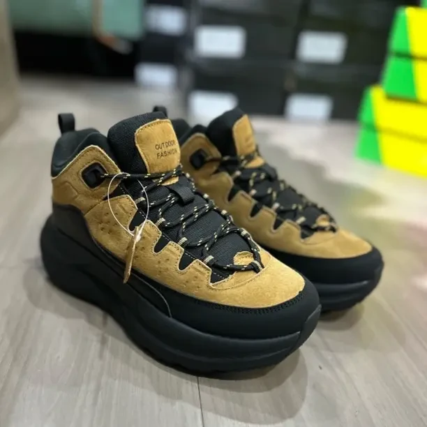 秋冬新款男士户外休闲徒步鞋耐磨防滑登山鞋舒适透气户外鞋