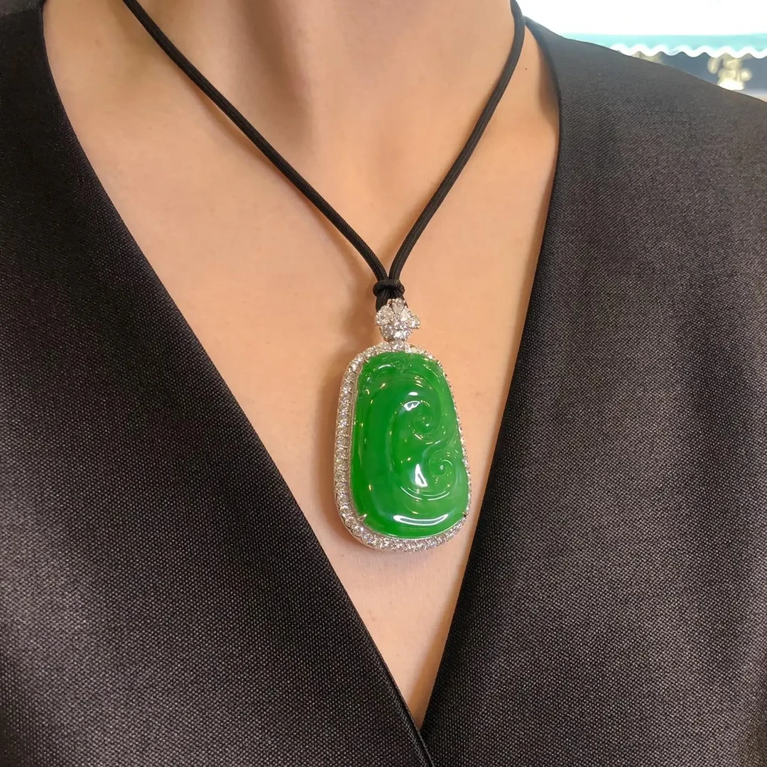 缘见翡翠珠宝 缅甸天然A货翡翠帝王绿如意18k金镶嵌