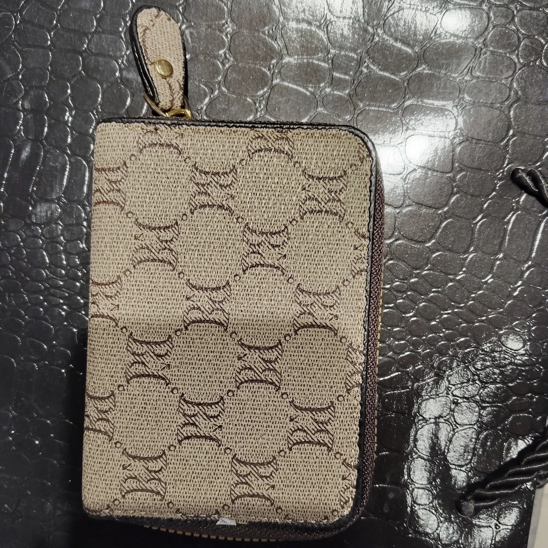 新款简约时尚防消磁多卡位小巧精致证件卡包男女通用