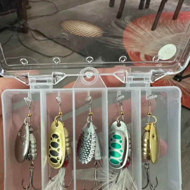 羽毛单钩电镀平振亮片路亚饵微物白条马口翘嘴生假饵9克5连盒