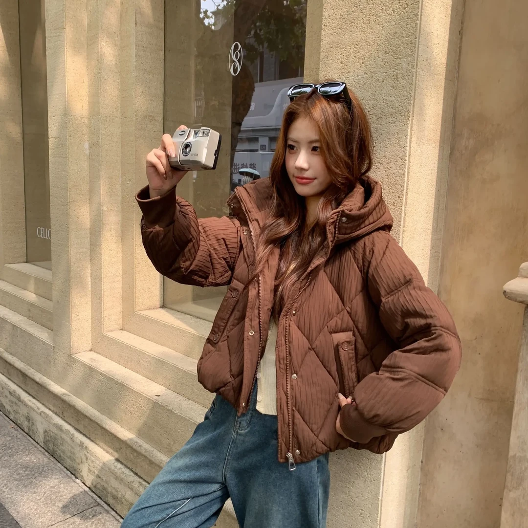 羽绒服2025冬季上新连衣帽压皱面料时尚保暖外套