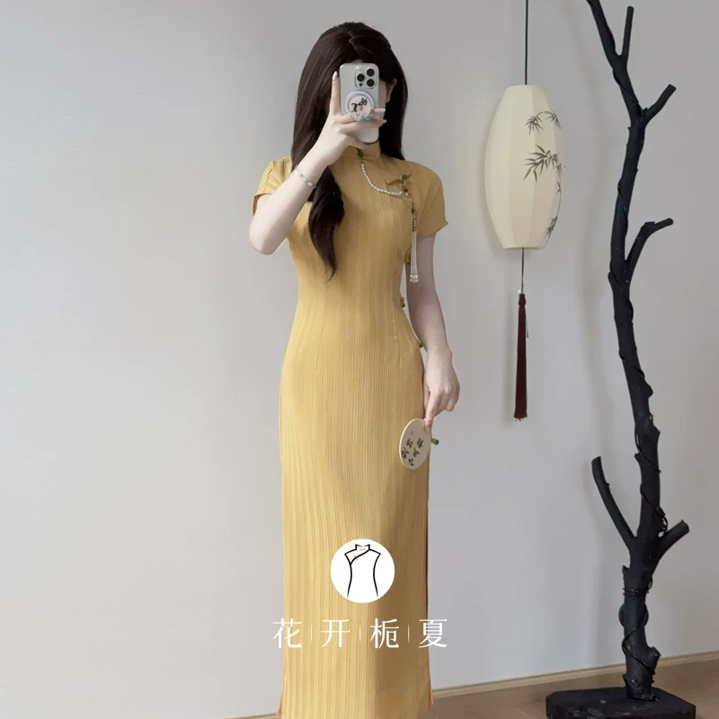 《黄鹤》黄色旗袍2025新款新中式改良年轻款少女长款连衣裙