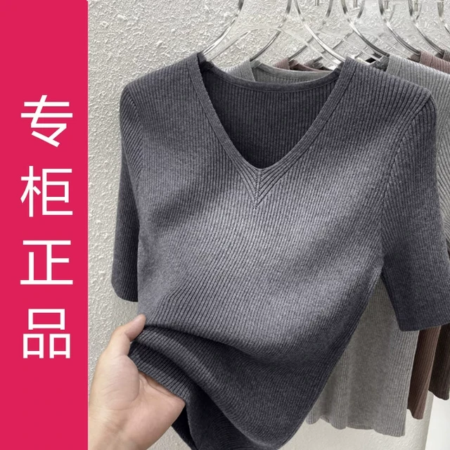 大码女装洋气V领短袖T恤女夏季新款宽松显瘦色冰丝针织上衣薄款