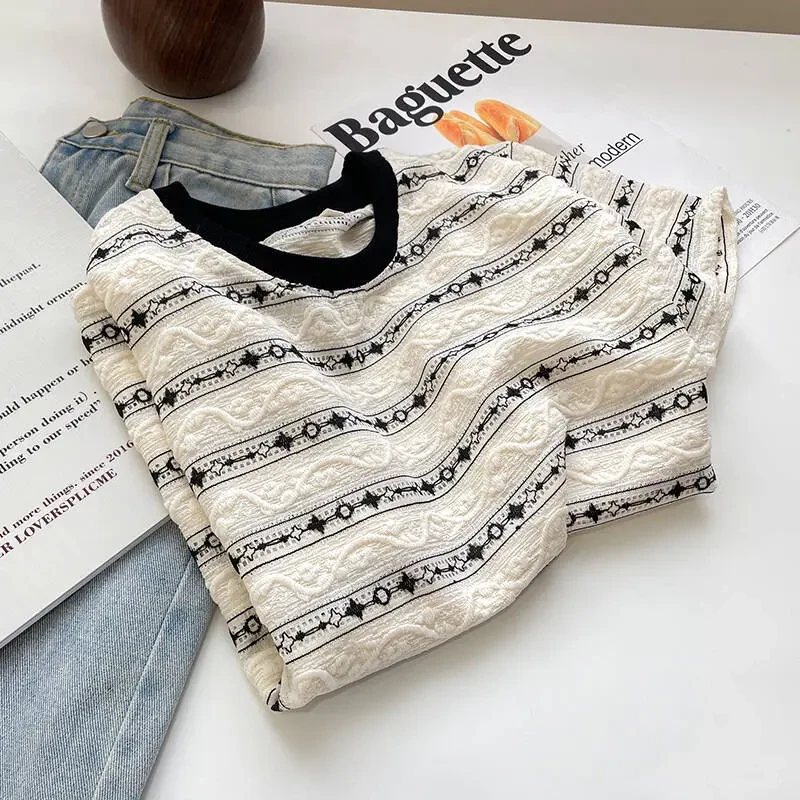 正肩镂空别致显瘦上衣洋气减龄休闲短袖设计感小众撞色圆领t恤衫
