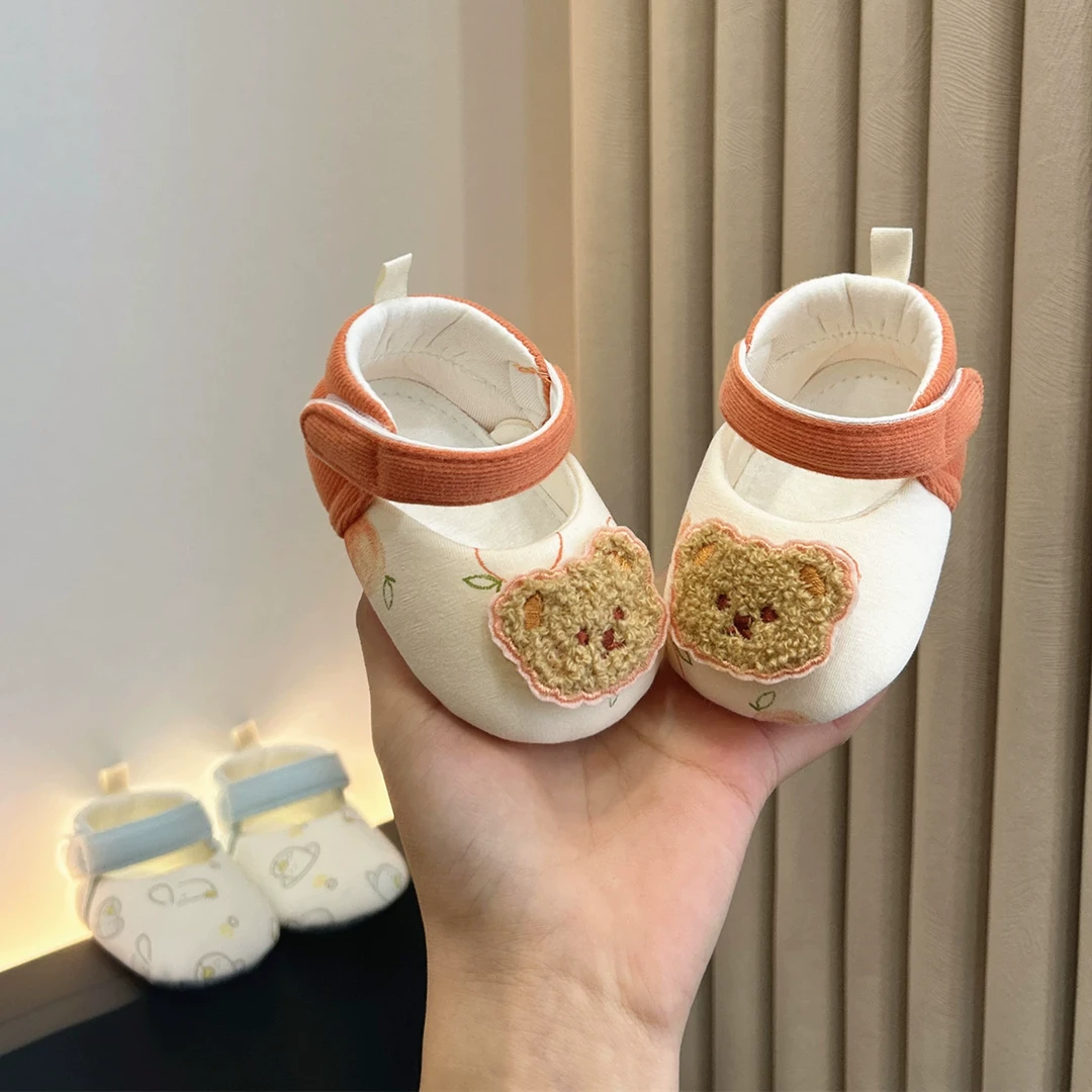 婴儿鞋小宝宝春秋季软底学步布鞋男女幼儿步前鞋1岁不掉可爱8个月