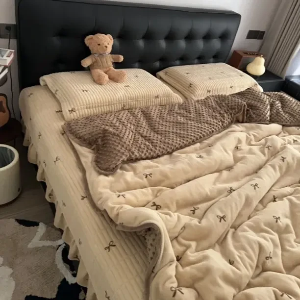 小雅家～新款花边款保暖牛奶绒豆豆被套四件套