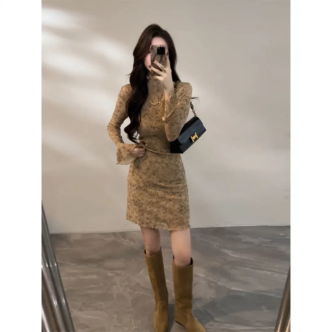 早秋新款长袖扎染连衣裙极简风裙子修身显瘦复古包臀短裙子女装潮