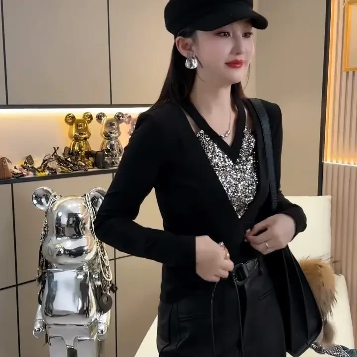 甜辣V领长袖镂空亮片拼接秋冬时尚洋气修身显瘦T恤上衣女