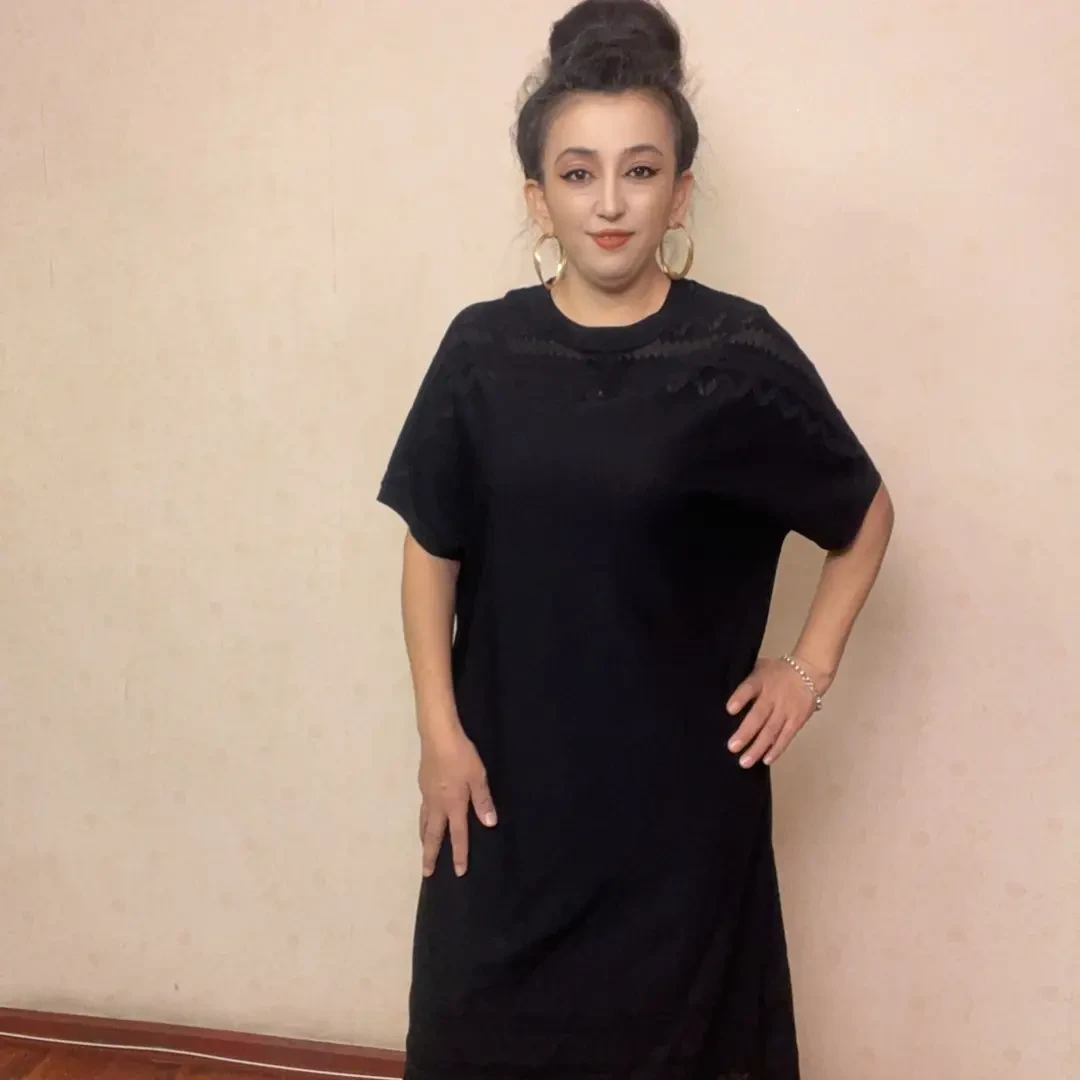 女士夏季短袖透气镂空刺绣大码显瘦百搭连衣裙