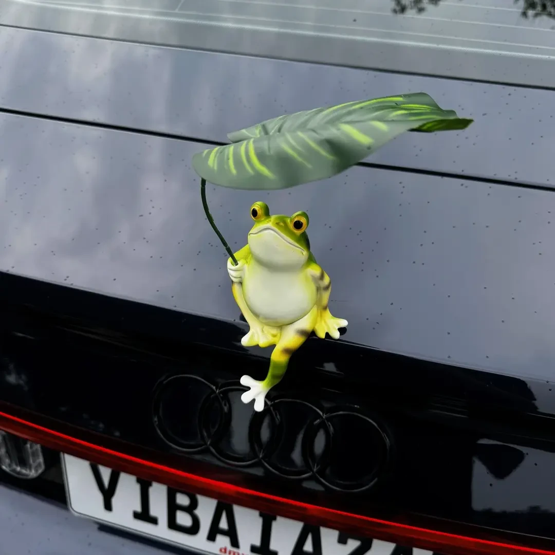 车载可爱悠闲坐姿青蛙撑伞青蛙钓鱼创意玩偶车尾中控台摆件装饰品