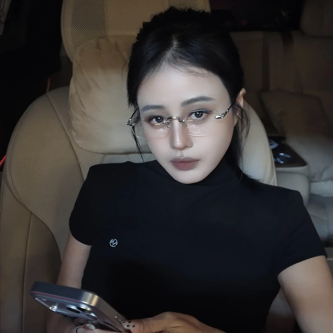 纯欲风格可配度数钛架无框近视眼镜显瘦高级感