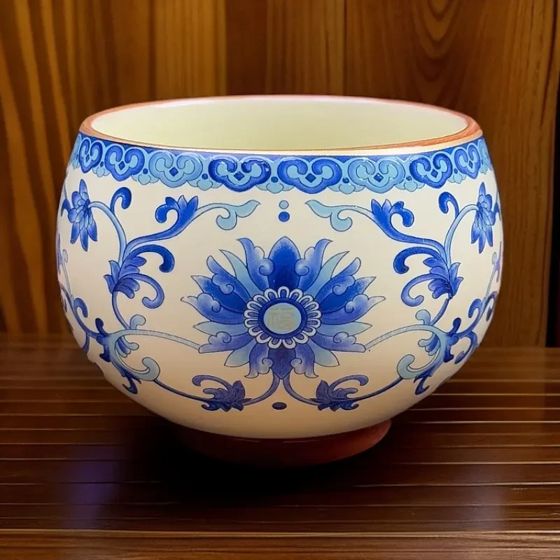 【臻品】罗汉铜钱底缠枝莲主人杯 A194