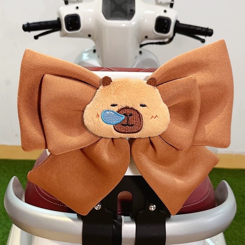 电动车车尾摆件蝴蝶结女生可爱卡皮巴拉汽车后备箱车屁股装饰挂件