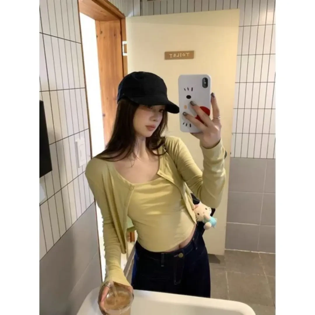 秋季长袖女短款开衫韩版时尚圆领修身吊带休闲修身显瘦百搭两件套